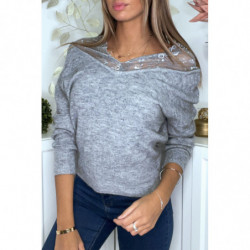 Pull doux gris avec col bardot en dentelle