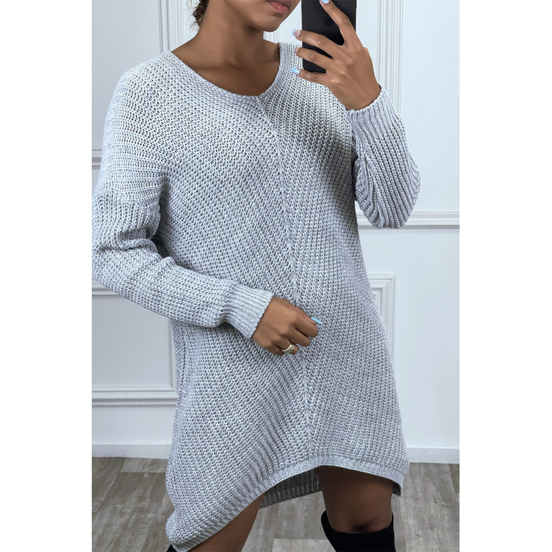 Robe pull gris tombant avec jolie forme et fil argenté