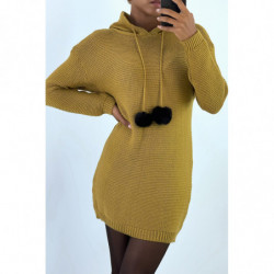 Robe pull moutarde à capuche avec lacet pompon