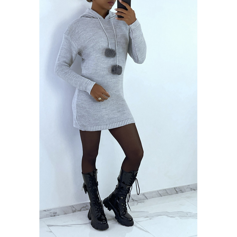 Robe pull gris à capuche avec lacet pompon