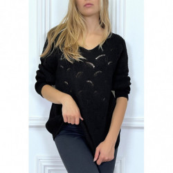 Pull noir col V tombant tressé en forme de feuilles