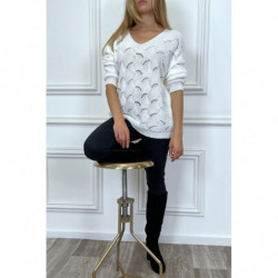 Pull blanc col V tombant tressé en forme de feuilles