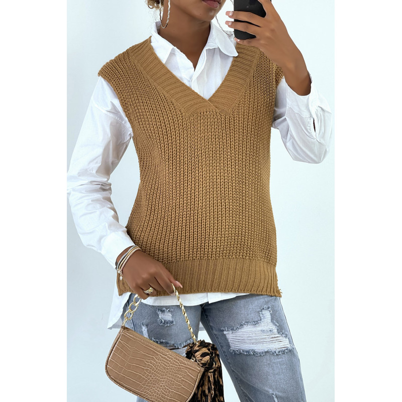 Pull col V camel sans manche. Pull femme tendance