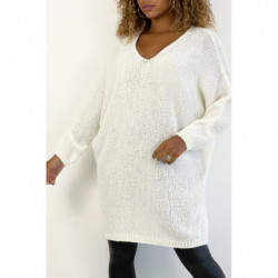 Robe pull blanc oversize en laine. Pull femme fashion et bien chaud