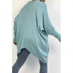 Pull turquoise over size très ample dans une belle matière bien chaude