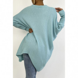 Pull turquoise over size très ample dans une belle matière bien chaude