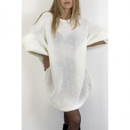 Robe pull blanche ample mi-longue col rond