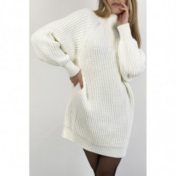 Robe pull blanche effet maille coupe droite manche bouffante et col montant