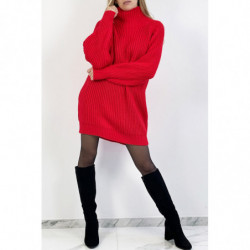 Robe pull rouge effet maille coupe droite manche bouffante et col montant