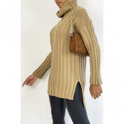 Pull col roulé épais camel à longueur asymétrique