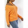 Pull orange vitaminé tout doux à épaules dénudée et détails ajourés pointelle.