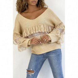 Pull femme col V over size en camel avec volant en dentelle