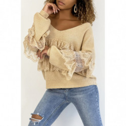 Pull femme col V over size en camel avec volant en dentelle