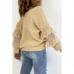 Pull femme col V over size en camel avec volant en dentelle