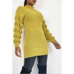 Robe pull jaune moutarde effet maille avec col montant et manche bouffantes à relief