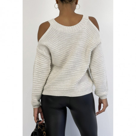 Pull chaud beige à épaules de dénudée en grosse maille