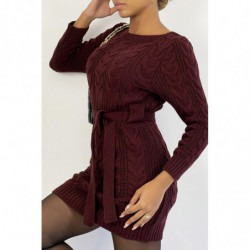 Pull tunique rouge bordeaux en grosse maille torsadée avec ceinture à nouer