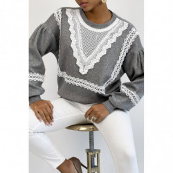 Pull gris over size manche bouffante avec motif en dentelle