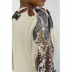 Robe pull beige duveteux et doux avec motif strass