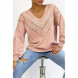 Pull rose pour femme en col V avec motif en dentelle