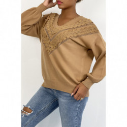 Pull camel pour femme en col V avec motif en dentelle