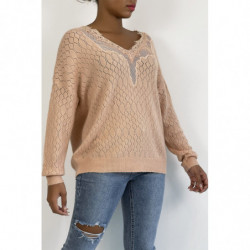 Pull rose tombant et très doux avec joli motif en dentelle au buste