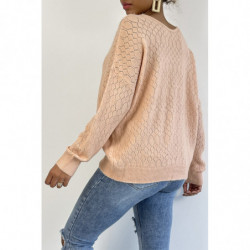 Pull rose tombant et très doux avec joli motif en dentelle au buste