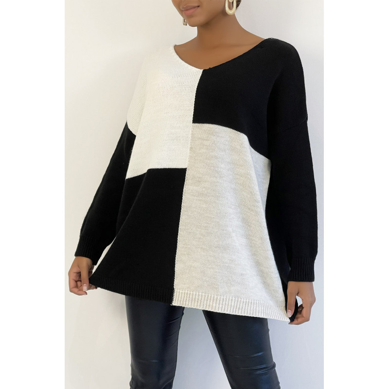 Pull col V oversize à motif asymétrique noir