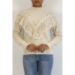 Pull beige tout doux à col montant et volant brodé style rétro