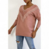 Pull oversize rose avec joli col v à détails broderie