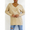 Pull oversize beige avec joli col v à détails broderie