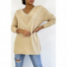 Pull oversize beige avec joli col v à détails broderie