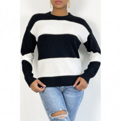 Pull tombant et duveteux noir et blanc avec col rond