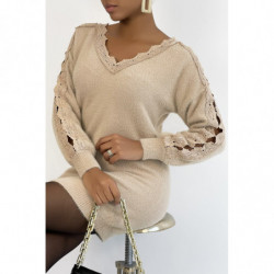 Pull col V beige long tout doux ajouré le long des bras