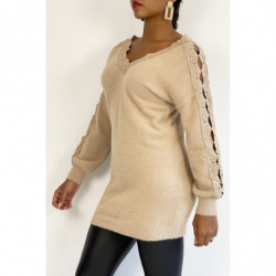 Pull col V beige long tout doux ajouré le long des bras