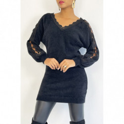 Pull col V noir long tout doux ajouré le long des bras