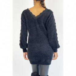 Pull col V noir long tout doux ajouré le long des bras