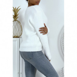 Pull duveteux col V blanc style cocooning