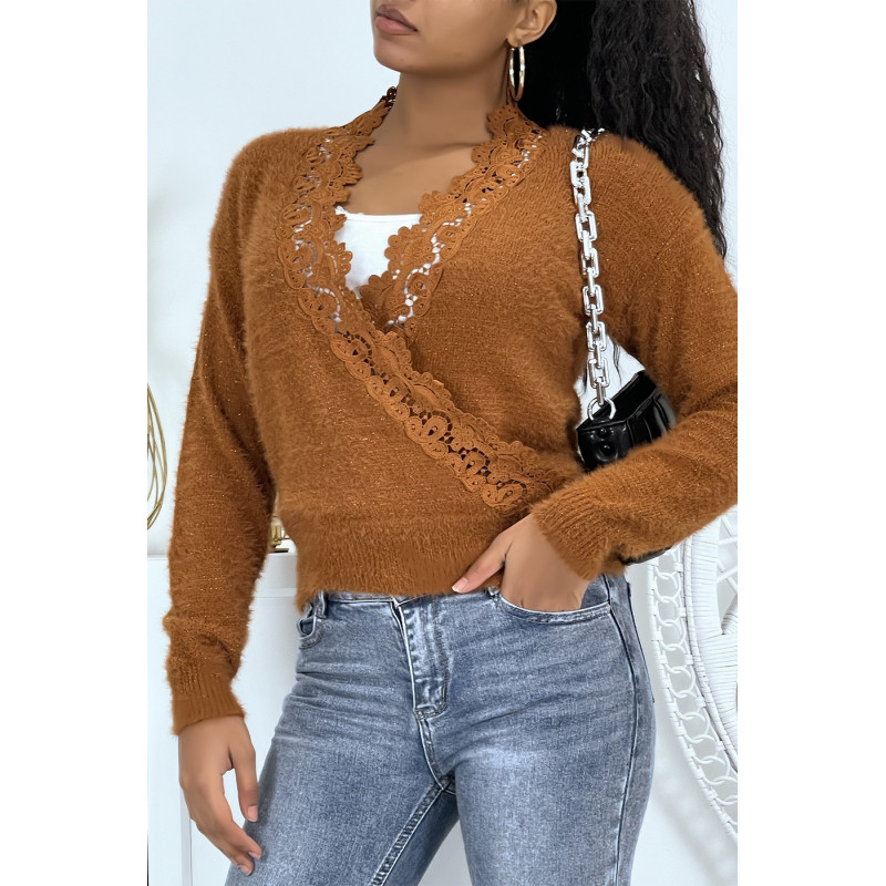 Pull cache-coeur couleur cognac et matière duveteux