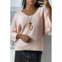 Pull rose avec collier...