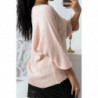 Pull rose avec collier style bohème chic