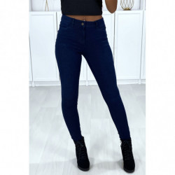 Jeans slim bleu marine très extensible avec 5 poches