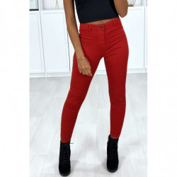 Jeans slim rouge très extensible avec poches à l'arrière