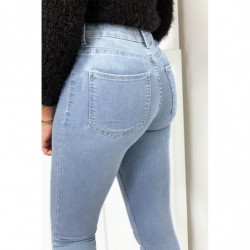 Jeans slim bleu clair avec poches arrière