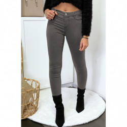 Jeans slim gris avec poches...