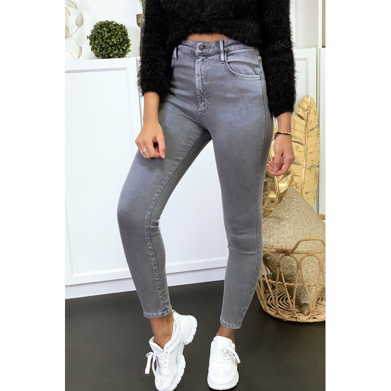 Jeans gris en taille haute très extensible avec poches