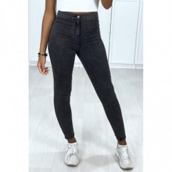 Jeans noir délavé taille haute avec poches arrière