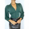 Blouse verte cintrée à la taille avec décolleté  et manches bouffantes