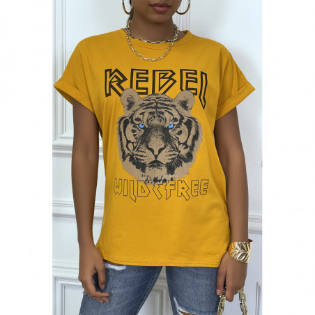 Tee-shirt moutarde ample avec écriture REBEL et tête de lion