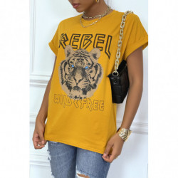 Tee-shirt moutarde ample avec écriture REBEL et tête de lion